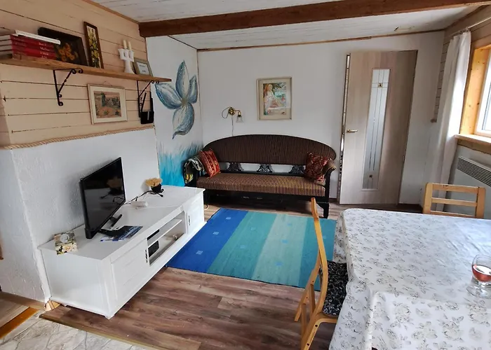 Kapteni Suvekodu * Laulasmaa